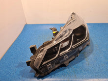 Load image into Gallery viewer, Frontscheinwerfer Toyota Corolla 81150-02T30-00 Links Scheinwerfer Headlight SCH8136248143ig