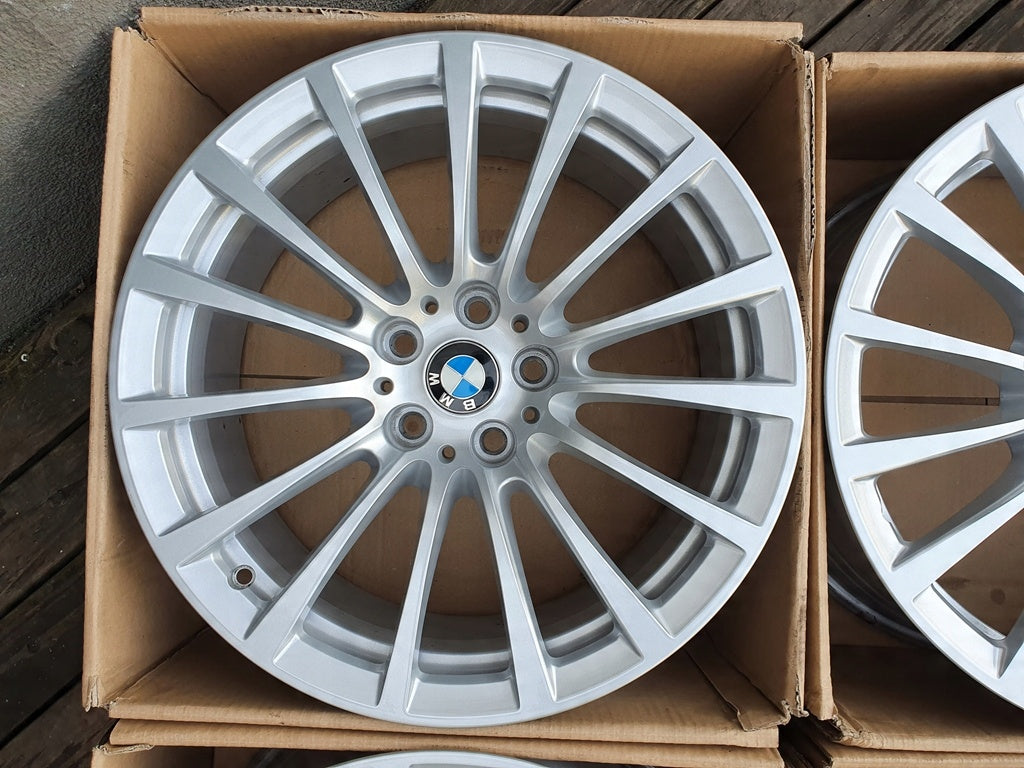4x Alufelge 18 Zoll 8.0" 5x112 30ET Glanz Silber 6861224 BMW G11 G12 Rim Wheel