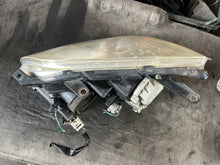 Load image into Gallery viewer, Frontscheinwerfer Toyota Avensis Xenon Rechts Scheinwerfer Headlight SCH4732946148je