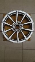 Load image into Gallery viewer, 1x Alufelge 17 Zoll 7.5" 5x112 36ET Glanz Silber 4K0601025 Audi A6 Rim Wheel FEL9466600205to