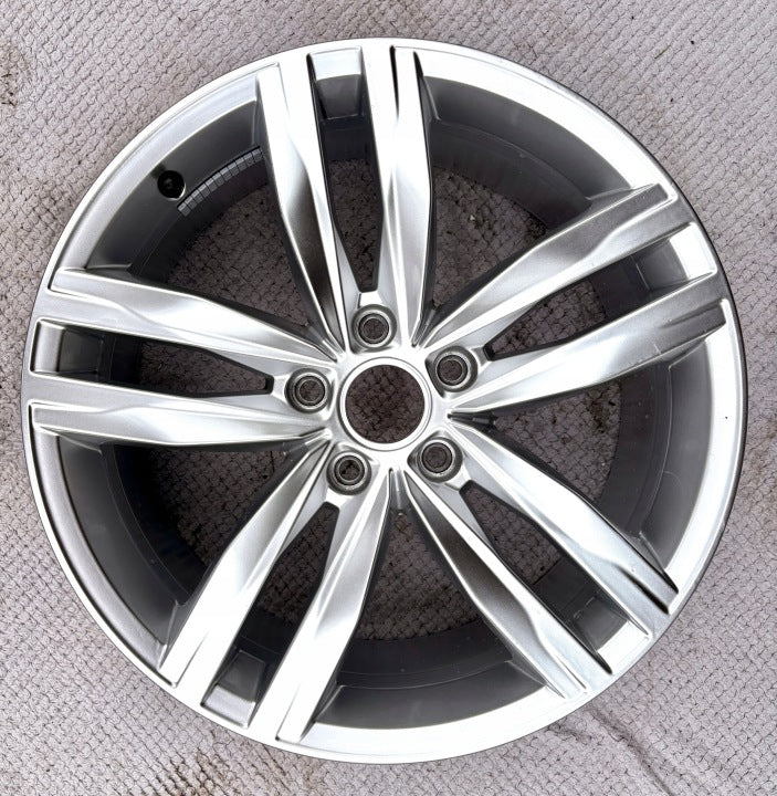 1x Alufelge 18 Zoll 7.5" 5x112 51ET Glanz Silber 5G0601025DH VW Golf I Rim Wheel FEL4428785038qr