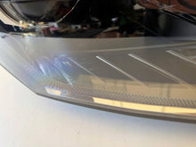 Laden Sie das Bild in den Galerie-Viewer, Frontscheinwerfer Skoda Octavia IV 5E4941016A Rechts Scheinwerfer Headlight SCH7361248900bg