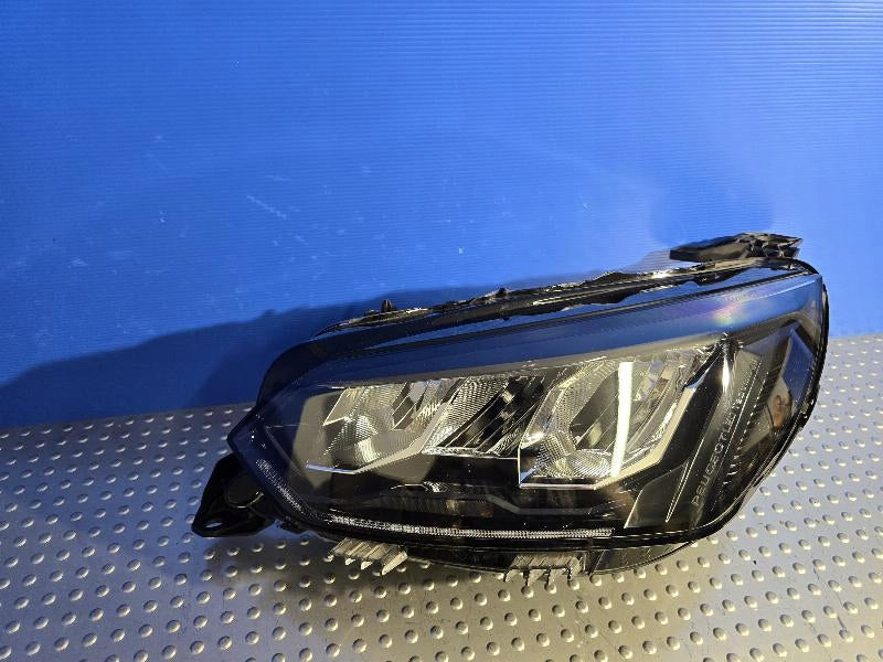 Frontscheinwerfer Peugeot 2008 208 II 9833036380 Full LED Links Headlight