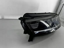 Laden Sie das Bild in den Galerie-Viewer, Frontscheinwerfer Skoda Octavia IV 5E4941015 Full LED Rechts oder Links SCH5120460057ky