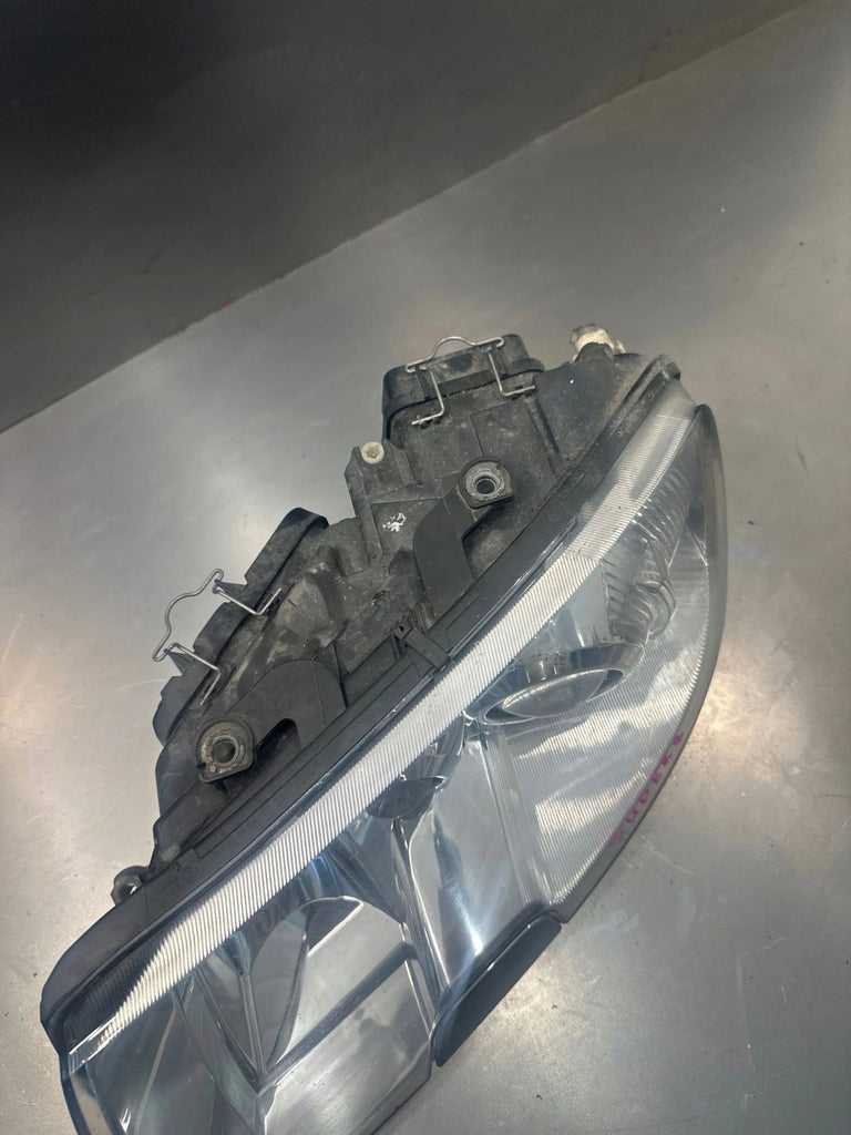 Frontscheinwerfer Skoda Superb Links Scheinwerfer Headlight