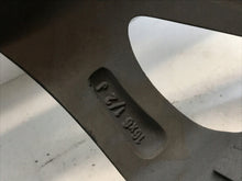 Laden Sie das Bild in den Galerie-Viewer, 1x Alufelge 16 Zoll 6.5&quot; 5x114.3 45ET Glanz Silber 42611-02L80 Toyota Rim Wheel