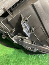 Laden Sie das Bild in den Galerie-Viewer, Frontscheinwerfer Peugeot 2008 208 II 89912887 Links Scheinwerfer Headlight SCH1064047051nr