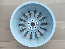 Load image into Gallery viewer, 1x Alufelge 17 Zoll 7.5" 5x112 47ET Glanz Silber 3C0601025G VW Passat Rim Wheel FEL5644686972lw