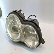 Laden Sie das Bild in den Galerie-Viewer, Frontscheinwerfer Mercedes-Benz W203 1307329088 Rechts Scheinwerfer Headlight SCH4621388638gh