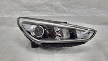 Laden Sie das Bild in den Galerie-Viewer, Frontscheinwerfer Hyundai I30 III 92102-G4020 Rechts Scheinwerfer Headlight