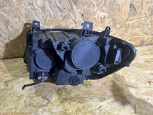 Laden Sie das Bild in den Galerie-Viewer, Frontscheinwerfer Mercedes-Benz Sprinter A9109060100 Rechts Headlight