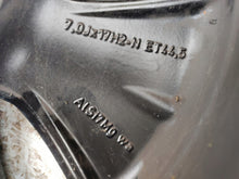 Load image into Gallery viewer, 1x Alufelge 17 Zoll 7.0&quot; 5x112 44 5ET Glanz Schwarz A2064014100 Mercedes-Benz