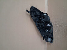 Load image into Gallery viewer, Frontscheinwerfer Toyota Yaris Rechts Scheinwerfer Headlight SCH8703174272yr