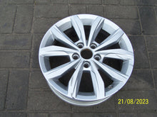 Laden Sie das Bild in den Galerie-Viewer, 1x Alufelge 15 Zoll 5.5&quot; 5x112 40ET Silber 2GO601025 Vw Rim Wheel