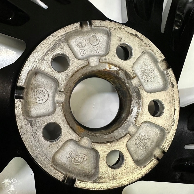 1x Alufelge 18 Zoll 7.0" 5x100 39ET Glanz Schwarz 2GM601025H Vw Rim Wheel