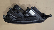 Laden Sie das Bild in den Galerie-Viewer, Frontscheinwerfer VW Passat B7 3AB941006 Rechts Scheinwerfer Headlight SCH2245279581gk