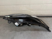 Laden Sie das Bild in den Galerie-Viewer, Frontscheinwerfer Toyota Aygo X 0072711 Rechts Scheinwerfer Headlight