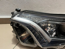 Laden Sie das Bild in den Galerie-Viewer, Frontscheinwerfer Toyota Rav 4 I Xenon Links Scheinwerfer Headlight SCH8333015451ms