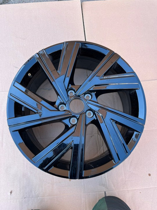 1x Alufelge 18 Zoll 7.5" 5x112 51ET Glanz Schwarz 5H0601025 VW Golf VIII I FEL4574639390wb