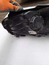 Load image into Gallery viewer, Frontscheinwerfer Kia Ceed 92102-J7051 Rechts Scheinwerfer Headlight SCH4803352359rt
