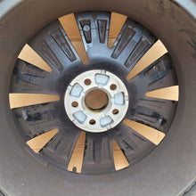 Laden Sie das Bild in den Galerie-Viewer, 1x Alufelge 17 Zoll 6.5" 5x112 658601025F Skoda Scala Rim Wheel FEL3930797375ul