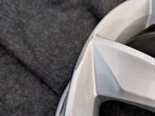 Load image into Gallery viewer, 1x Alufelge 17 Zoll 7.0" 5x108 40,5ET Glanz Silber 31471309 Volvo S60 II V60 FEL2015391255zk