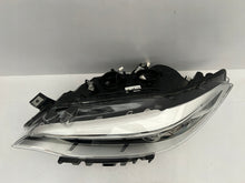 Laden Sie das Bild in den Galerie-Viewer, Frontscheinwerfer BMW 2 F22 F23 7304463 LED Links Scheinwerfer Headlight SCH9482658295na