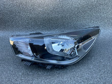 Laden Sie das Bild in den Galerie-Viewer, Frontscheinwerfer Kia Rio IV 92101-H8 Links Scheinwerfer Headlight