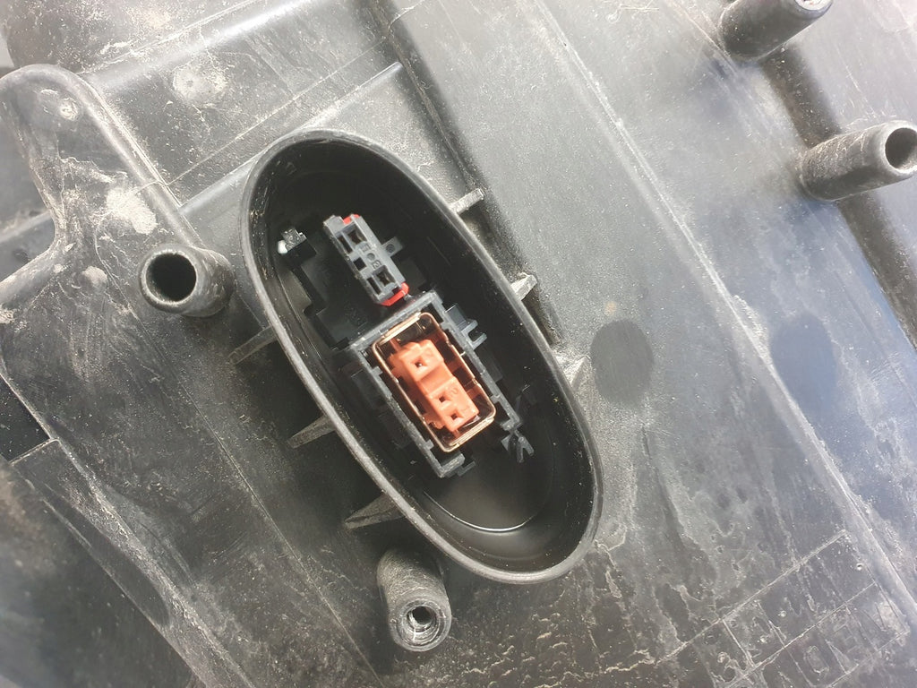 Frontscheinwerfer Saab 93 9-3 1EL010317-05 Xenon Ein Stück (Rechts oder Links)