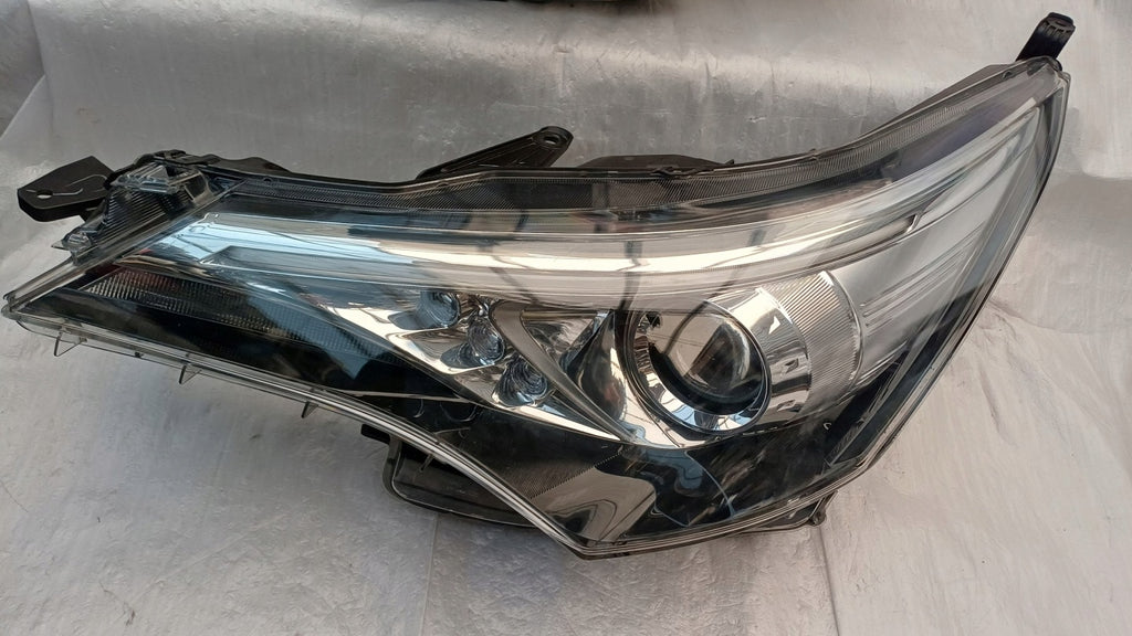 Frontscheinwerfer Toyota Avensis 12V23825 LED Ein Stück (Rechts oder Links) SCH8189163167lg