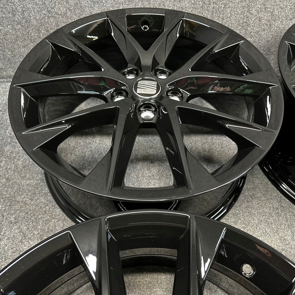 4x Alufelge 18 Zoll 7.5" 5x112 51ET Glanz Schwarz 5F0601025AA Seat Leon FEL2413924910qx