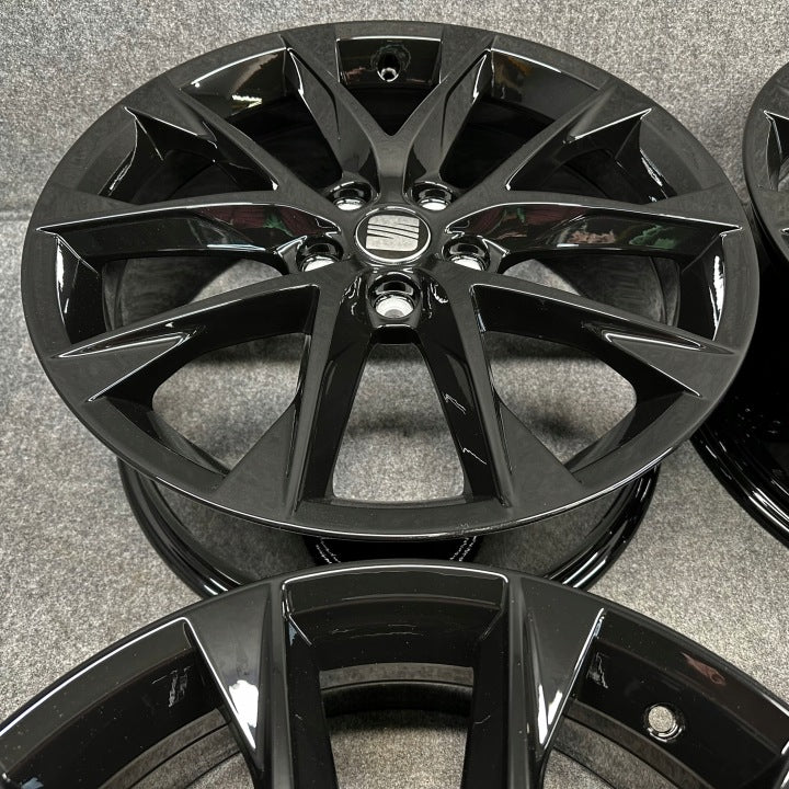 4x Alufelge 18 Zoll 7.5" 5x112 51ET Glanz Schwarz 5F0601025AA Seat Leon FEL2413924910qx