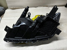 Laden Sie das Bild in den Galerie-Viewer, Frontscheinwerfer Toyota Rav 4 III Rechts Scheinwerfer Headlight SCH7888095233dz