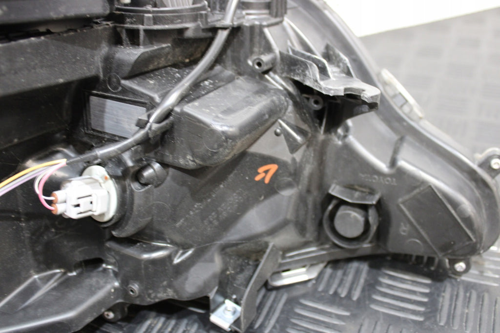 Frontscheinwerfer Toyota V I Rechts Scheinwerfer Headlight SCH7271988889yz