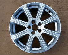 Laden Sie das Bild in den Galerie-Viewer, 1x Alufelge 17 Zoll 7.0&quot; 5x108 52ET Glanz Silber 31423870 Volvo V40 Rim Wheel
