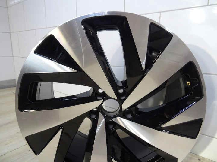 1x Alufelge 20 Zoll 9.0" 5x112 42ET Glanz Silber 11A601025H VW Passat B8 FEL6676876815rz
