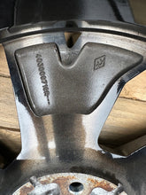 Load image into Gallery viewer, 1x Alufelge 18 Zoll 7.0" 5x114.3 403009719R Renault Arkana Rim Wheel FEL5417972624lf