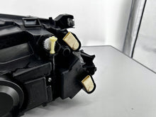 Laden Sie das Bild in den Galerie-Viewer, Frontscheinwerfer VW Polo 2G1941005C LED Ein Stück (Rechts oder Links) Headlight