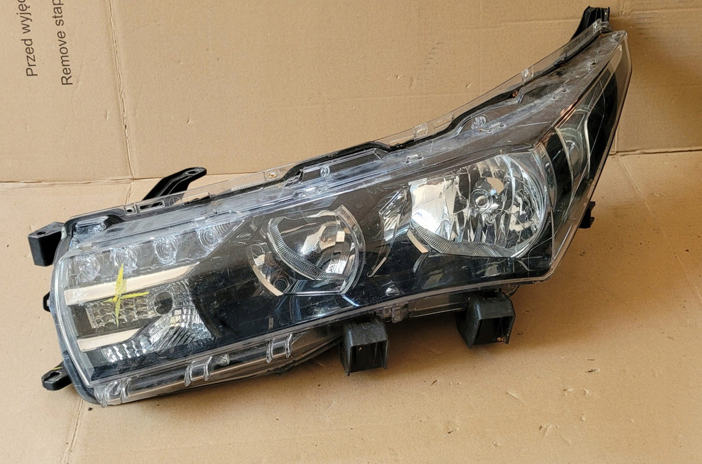 Frontscheinwerfer Toyota Corolla 81150-02E71 Ein Stück (Rechts oder Links)