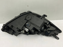 Laden Sie das Bild in den Galerie-Viewer, Frontscheinwerfer Toyota Yaris Links Scheinwerfer Headlight