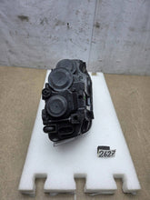 Laden Sie das Bild in den Galerie-Viewer, Frontscheinwerfer VW Polo 2G1941005 73669519 Links Scheinwerfer Headlight SCH2970790196at