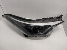 Laden Sie das Bild in den Galerie-Viewer, Frontscheinwerfer Toyota Chr 81110-YP280-00 Full LED Ein Satz Headlight SCH6479928989tx
