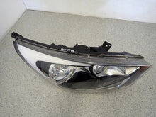 Laden Sie das Bild in den Galerie-Viewer, Frontscheinwerfer Kia Rio III Rechts Scheinwerfer Headlight