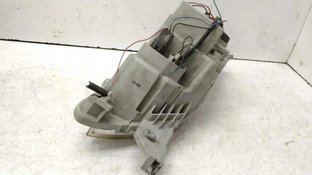 Frontscheinwerfer Mazda Premacy P1989 Links Scheinwerfer Headlight SCH9229674770zd