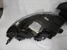 Laden Sie das Bild in den Galerie-Viewer, Frontscheinwerfer Opel Zafira Vivaro C 9832837680 Xenon Ein Satz Headlight