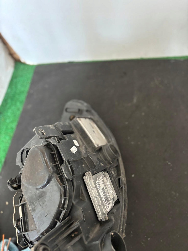 Frontscheinwerfer Seat Ibiza I 6J1941007C Xenon Ein Stück (Rechts oder Links)