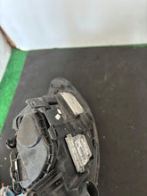 Laden Sie das Bild in den Galerie-Viewer, Frontscheinwerfer Seat Ibiza I 6J1941007C Xenon Ein Stück (Rechts oder Links)