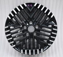Load image into Gallery viewer, 1x Alufelge 17 Zoll 6.5" 5x114.3 45ET Glanz Schwarz 6WK6B R88765 Nissan Pulsar FEL4681156936oe