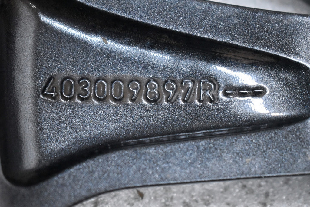 1x Alufelge 17 Zoll 7.0" 5x114.3 44ET Glanz Graphit 403009897 Mg Captur