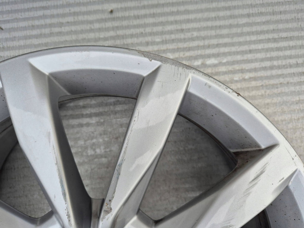 1x Alufelge 17 Zoll 6.0" 5x112 48ET Glanz Silber 5G0601025K VW Golf Vii FEL7130466235cy